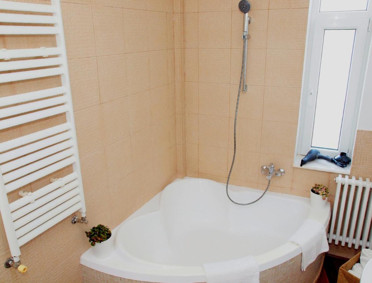 Sweet Dreams Suites Cismigiu Gardens Bucarest Exterior foto